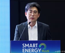 "'구양리' 모델로 마을태양광 확대…영농태양광 20년이상 사용허가"