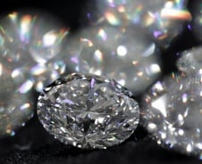 "저렴한데 깨끗하기까지"…젠지의 보석 '랩 다이아몬드' [트민자]