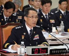 "기획 수사" vs "너무 봐줬다"…이진숙 체포 놓고 여야 설전