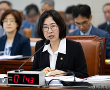 "강릉 가뭄은 인재였다" 지적에…기상청장 "예측 틀렸다" 시인