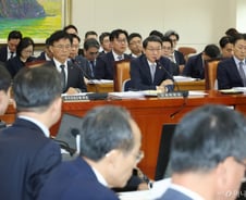 "대출 규제로 집값 잡히나" 野, 이억원 상대로 '10·15 대책' 집중 추궁