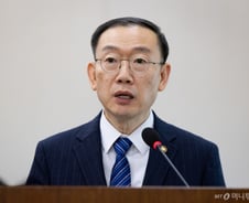 "블랙코미디" "백해룡 망상"…野, 관세청 국감서 '마약 외압' 추궁