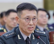 육군총장대리 "내란 못 맞서 사과"…국민의힘 "내란? 인민재판하나"