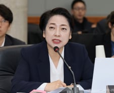 "국내 석학 줄줄이" 교수 중국행에 놀랐다…머리 싸맨 여야