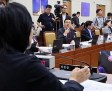 "퇴장" "찌질한 놈"…혼돈의 이재명정부 첫 국감, 與 내부서도 자성론