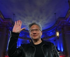 'AI 황제' 젠슨 황 "방한서 기쁜 발표 있을 것"…5개 기업 콕 찍었다