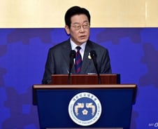 이재명 대통령 "한국이 전세계에 AI 이니셔티브 제안할 것"