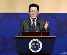 이재명 대통령 "성장 핵심은 AI 데이터"…AWS CEO "7조원 투자"
