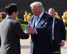 [속보]이재명 대통령, 트럼프에 "핵연료 사용후재처리·우라늄농축 협의 빠른 속도로 해결될 수 있을 것"