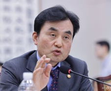 안규백 국방장관 "핵추진 잠수함 건조 여건 이미 갖춰…한미협상 쾌거"