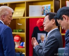 [속보]이재명 대통령, 관세협상 후 "국력 키워야겠다"