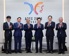 [속보]정의선 "관세 감사"…이재명 대통령 "현대차 잘되는 게 한국 잘되는 것"