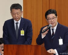 매출 5억 중소기업, 매출 7조 홈플러스 인수 나섰다...'뒷배론'도 제기