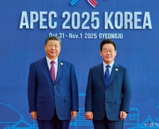 막오른 APEC…이재명 대통령-시진핑, 첫 대면 "황남빵 맛있다"
