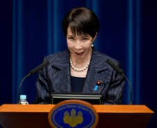 다카이치 대만 발언 파장…中 총영사 "목 베겠다"에 日 "강력 항의"