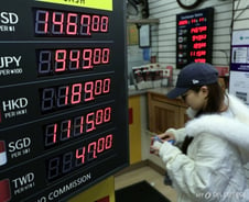 "나도 ETF 샀는데 왜 이래"…환율 치솟자 수익률 '2배 차이'