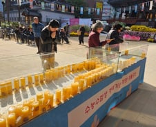 "해줄 수 있는 게 기도뿐"…수험생 만큼 간절한 학부모, 교회·절로