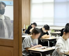 EBS "국어, 9월 모평·작년 수능 수준...적절한 변별력 확보"