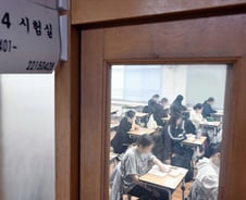 "출제위원 중에 덕후 있냐"…수능 세 과목에 등장한 이 사람 '멘붕'