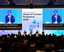 AI 스타교수 얀 르쿤, 저커버그와 결별? 독자 창업에 업계 '들썩'