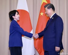 "日 가지마" 中 경제보복 총구, 다카이치 강경외교 겨눴다