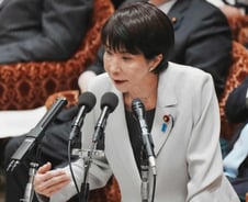 가슴 '툭툭', 주머니에 손 넣더니…중국 "일본 수산물 금지" 갈등 번지나