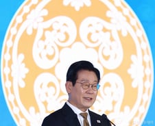 '4개국 순방' 반환점 돈 이재명 대통령…이번엔 남아공행