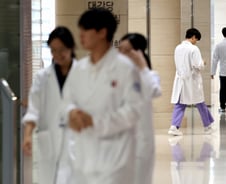 전문의 응시 4배 늘었어도 '필수과는 외면'…2년전 대비 60%대 불과