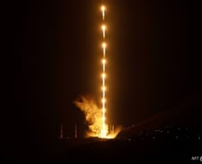 '민간 우주시대' 새 하늘을 열다