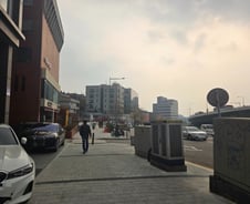 "식당서 TV 뉴스도 못 틀었다"…한남동에 남은 계엄 트라우마