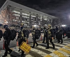 여야 국회의원 "또다른 계엄 막으려면 깨어있어야" "권력 행사 자제를"