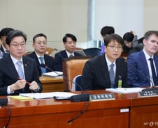 "김범석 어딨나, 로비스트인가"…국회, '불출석' 쿠팡 의장 고발 검토