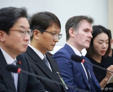 쿠팡-쿠팡페이 '원아이디' 결제정보 유출우려..이억원 "검사도 적극 검토"