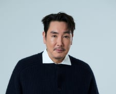 "잘못된 해결책, 맞서 일어나야"...조진웅 은퇴에 서울대 교수의 지적