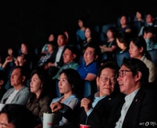 "처벌받은 소년범, 책임 언제까지" 조진웅 감싼 與의원들