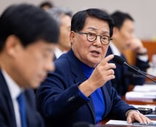 與박지원 "공격이 최대의 방어…민주당에 통일교 검은 손, 파헤쳐야"