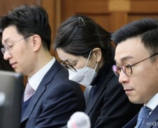 '통일교 집단 입당' 혐의 김건희·한학자 재판, 내년 1월로 연기