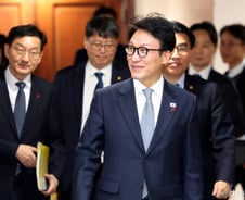 '쿠팡 고객 정보 유출' 김민석 총리 "심각한 수준 넘어, 엄정 조치"