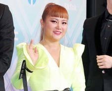 "한국도 회사도 절대 알면 안 돼"...박나래, '주사 이모' 불법 알았나