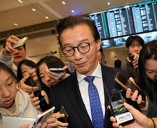 경찰, '통일교 금품 수수 의혹' 전방위 강제수사…10곳 압색