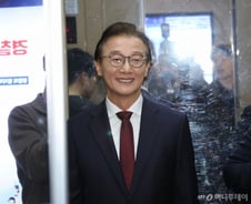 [속보]전재수, 통일교 의혹 "시점 7년 전...해명자료 정리해 밝힐 것"