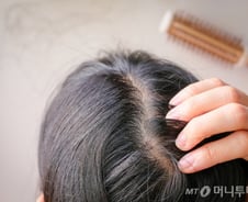 李대통령 "탈모약 건보 적용 검토" 한마디에 탈모株 쑥쑥
