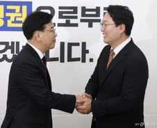 통일교 포위 전선 넓히는 野…"국민의힘·개혁신당 협상 80% 마무리"