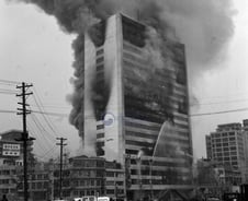 "차마 눈 뜨고 못 봐" 처참했던 시신들...163명 앗아간 크리스마스의 비극[뉴스속오늘]