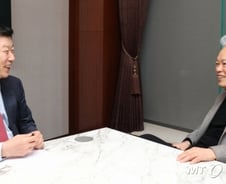 백용호-김홍국, 기업가정신을 논하다..."삶 속에 길이 있다"