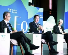 "韓日, 뭉쳐야 한다"…최태원 회장이 경제연대를 강조하는 이유