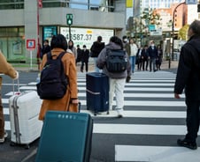 여권 없이 일본 간다고?...한일 국경 장벽, 진짜 없어질 수 있을까