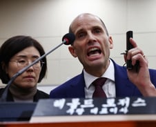 "한국민 우습진 않지만"…추가 조치 없다는 쿠팡, 끝내 국정조사 받는다