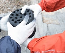 내년 상반기 공공요금 인상 최소화…취약계층 전기·가스 요금 감면