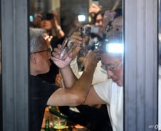 회장님 대신 "형"…치맥이 만든 수백억짜리 광고, 대중들도 '열광'